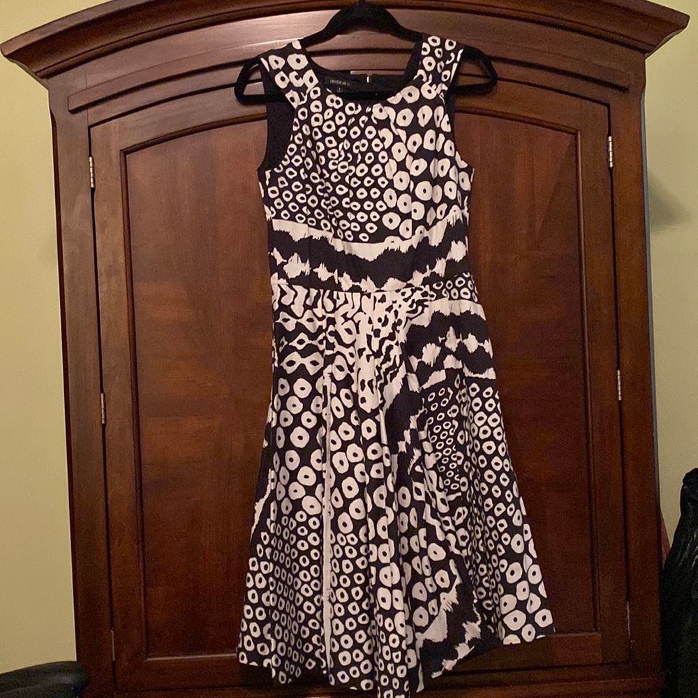 Lafayette 148 Size 6 barely worn cute dress!